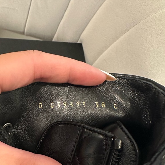 Chanel Shiny Lambskin Leather boots with CC chain - size 38C - Picture 8 of 15